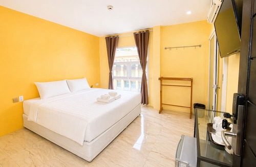 San Chao Pho Suea House | Sukhum Khaosan Au Bon Hostel