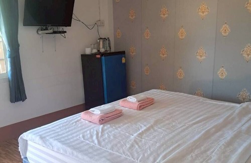 Chaiya Hostel | Phum Riang House