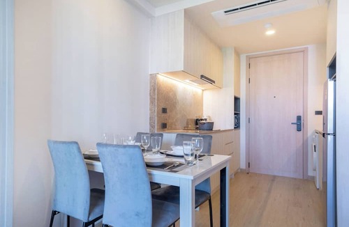 Laguna Apartment | Ozone 1BR Signature Junior Suite