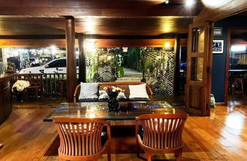 Mae Sariang Hotel | Riverhouse Hotel - The Teak House