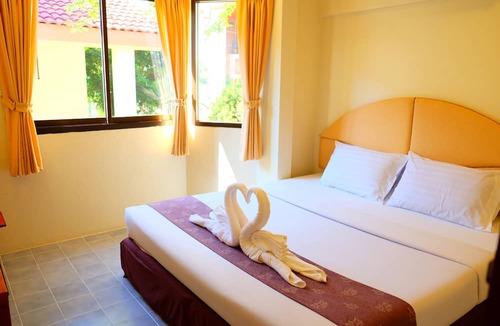 Khlong Khut Hotel | New Travel Beach Resort
