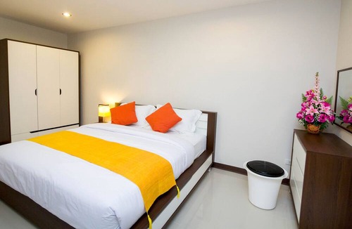 Nong Khon Kwang Hotel | The Room