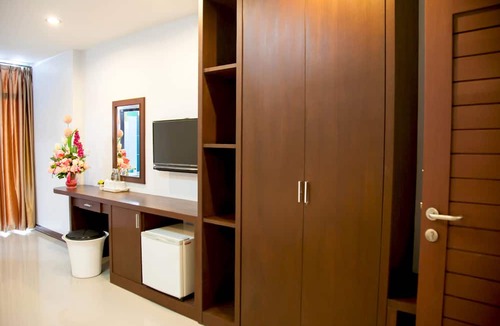Nong Khon Kwang Hotel | The Room