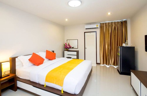 Nong Khon Kwang Hotel | The Room