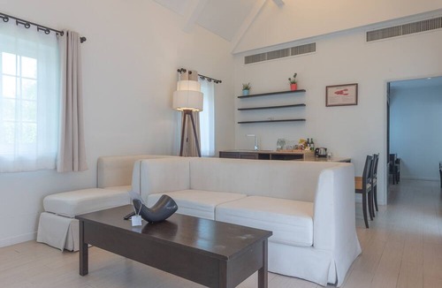 Sanamchai Hotel | Peggy's Cove Resort