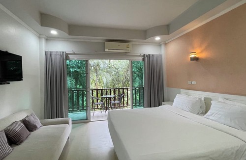 Pua Hotel | Green Hill Resort