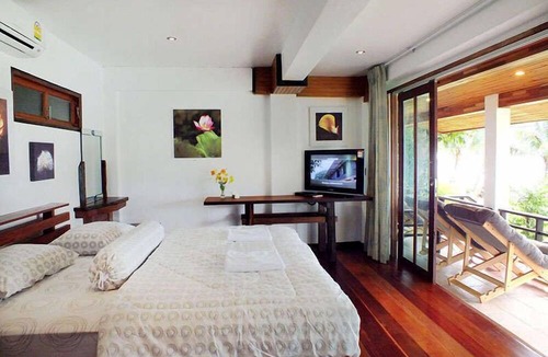 Bang Bao Bay Hotel | Resolution Resort