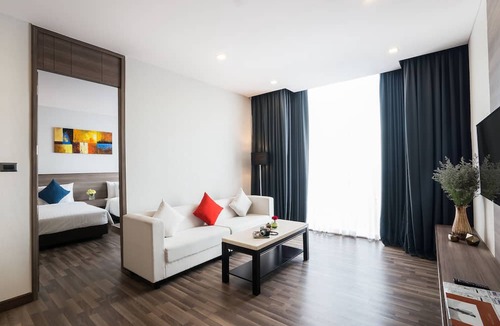 Khlong Kluea Hotel | Best Western Plus Wanda Grand Hotel