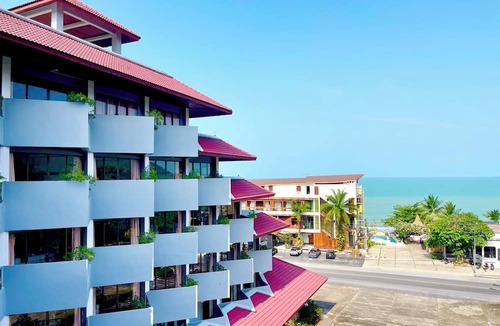 Khanom Hotel | Supar Royal Beach Hotel