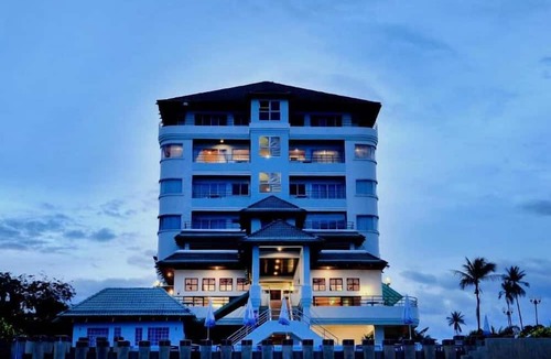 Khanom Hotel | Khanom Golden Beach Hotel