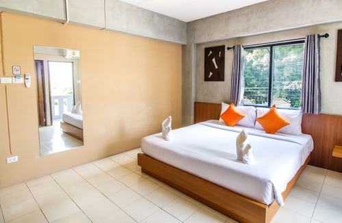 Chang Phueak Hotel | B2 Santitham (Wat Jed Yod) Boutique & Budget Hotel