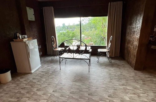 Tha Khoei Hotel | Timberland and Fruit Resort