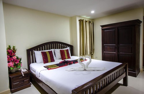 Pho Sadet Hotel | Maharaj Grand