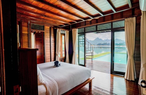 Ban Ta Khun Hotel | 500 Rai Khao Sok Floating Resort
