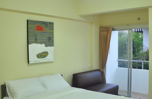 Ramkhamhaeng Hotel | GreenHouse