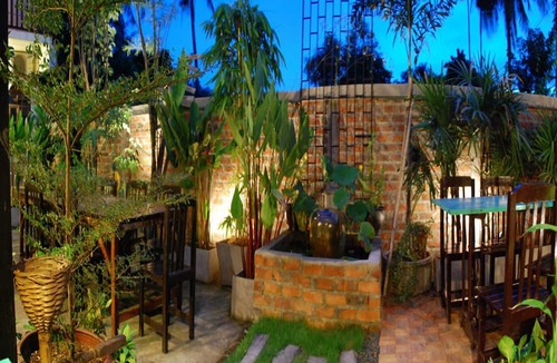 Nai Mueang House | The Outside Inn
