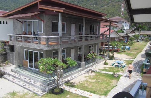 Haad Rin Hotel | Charung Bungalows