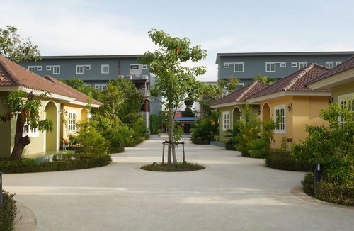 Nakhon Sawan Hotel | WangPla Villa Resort