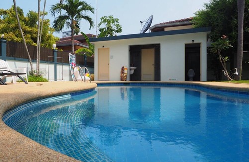 Na Chom Thian Villa | Lets Chill Pool Villa Najomtien Sattahip