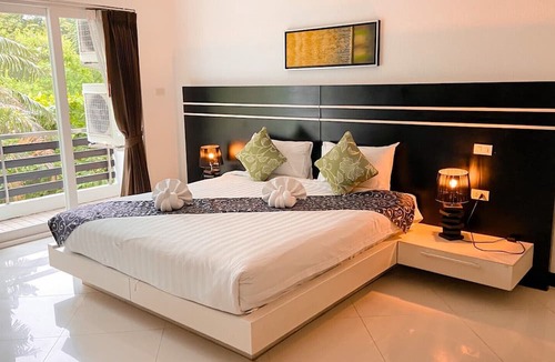 North Pattaya Villa | Hidden Palm Pool Villas