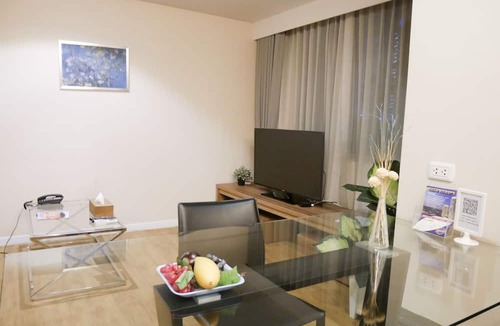 Chong Nonsi Apartment | Locals Sathorn Siamese Nang Linchee