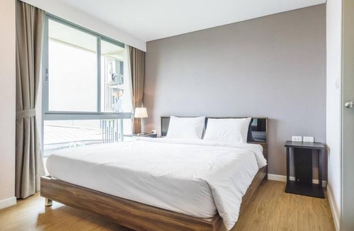 Chong Nonsi Apartment | Locals Sathorn Siamese Nang Linchee