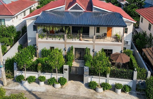 San Sai House | 3BR Private House - Huge Terrace - Near Central Festival, Sansai Chiang Mai