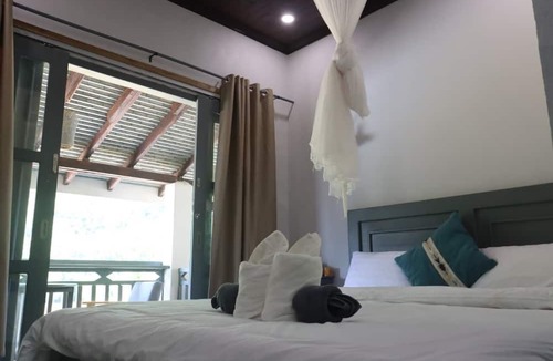 Nong Khiaw Villa | Dokchampa River View Villa