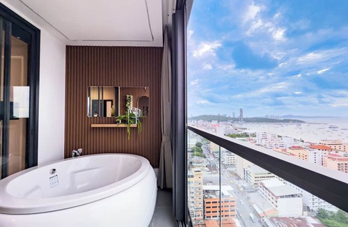 Pattaya Bay Apartment | Luxury 2 Bed Room Sea View With Large Bath Tub In Balcony