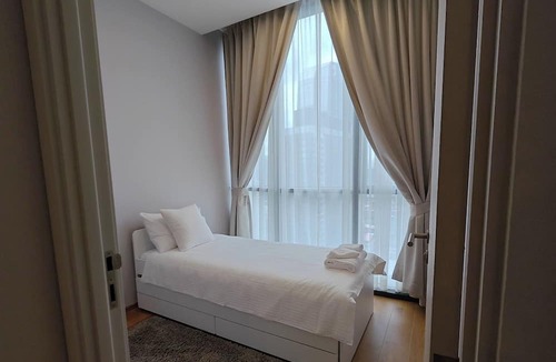 Pathumwan Condo | Brand New 2 bedroom near Paragon