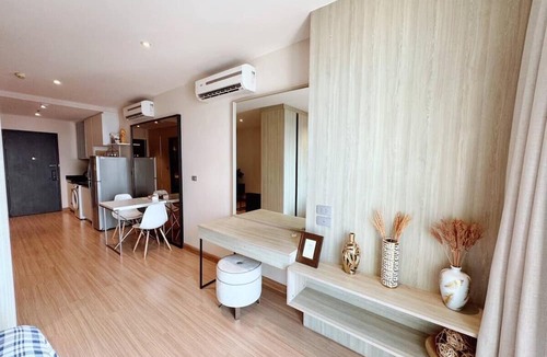 Phra Khanong Nuea Apartment | Infinity Pool/Sky Bar/City View/1 min walk to BTS/W District/Family Friendly