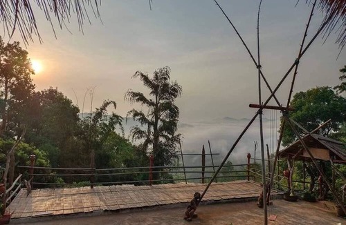 Pa Tueng Bed & Breakfast | Authentic Akha Mudhouse — Mountain View Retreat in Mae Salong บ้านดินอาข่า