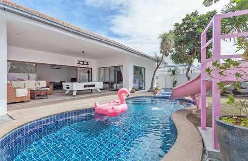 Pratumnak Hill House | 3-bedroom house in awesome Pattaya City with AC comfort