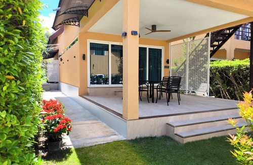 Klong Son Villa | 4 Bedroom Deluxe Beach Villa 21C, Blue Haven Bay Resort