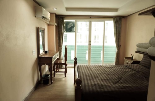 Bang Khun Phrom Apartment | One Deves