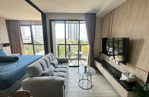 Pratumnak Hill Condo | LUXURY CONDO The Panora Pattaya : 5 MINS WALK TO THE PRATUMNAK BEACH