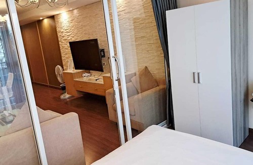 Khlong Toei Nuea Condo | 4D - Short-Term Rental Allowed - Downtown Bkk Serviced Apartment