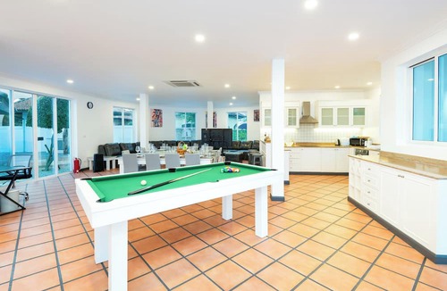 Nong Prue Villa | Villa Danubia - Huge luxury party pool villa 425m2 4br 4bth