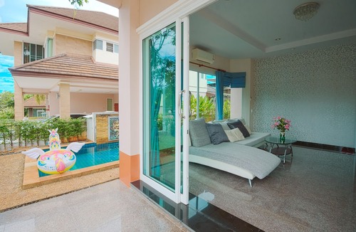 Pak Nam Villa | June Pool Villa