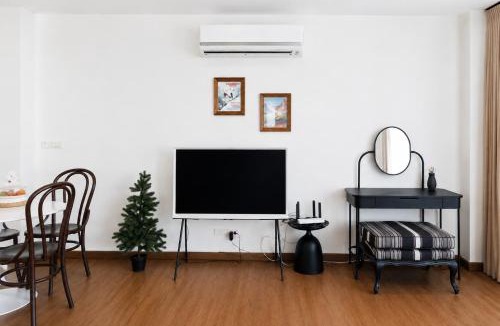 Ban Bang Saen Apartment | Beachfront 70 sqm Sea View Apartment FREE DISNEY PLUS
