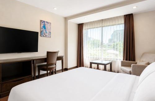 Khlong Tan Hotel | Journeyhub Sukhumvit 26, Bangkok