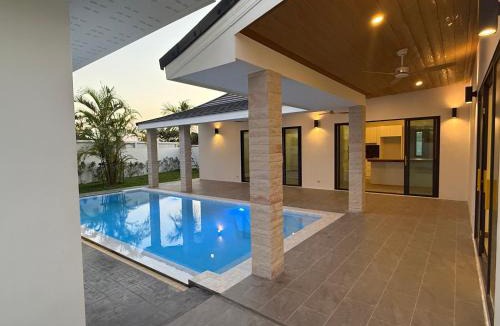 Hin Lek Fai Villa | Villa Naru
