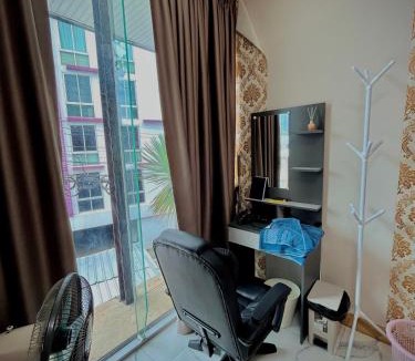 Suan Luang Apartment | Private Budget Room for Backpackers Near MRT Si Kritha