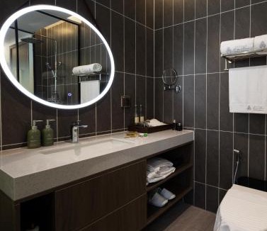 Chamkar Mon Hotel | Living and Dining Above the City at Bassac Signature