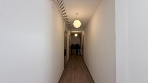 Si Yaek Maha Nak House | Brown H