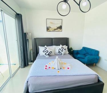 Saen Suk Hotel | Exclusive Sea View
