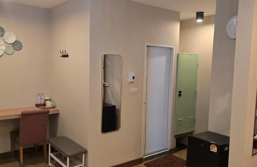 Pom Prap Sattru Phai House | Victory place 3