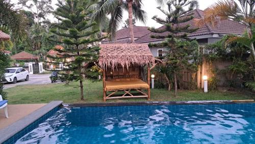 Mae Nam Ski Chalet | Ananda Resort, Villa 4 in Maenam Jungle