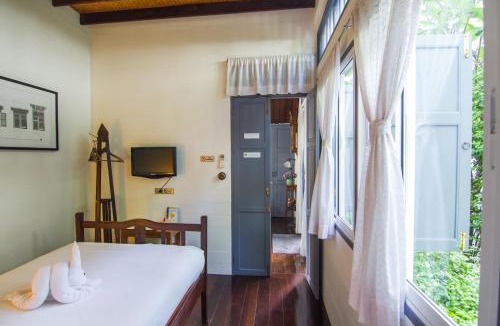 Wat Bowon Niwet Hotel | Baan Noppawong