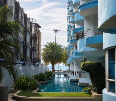Ban Bang Saen Apartment | Beachfront 70 sqm Sea View Apartment FREE DISNEY PLUS